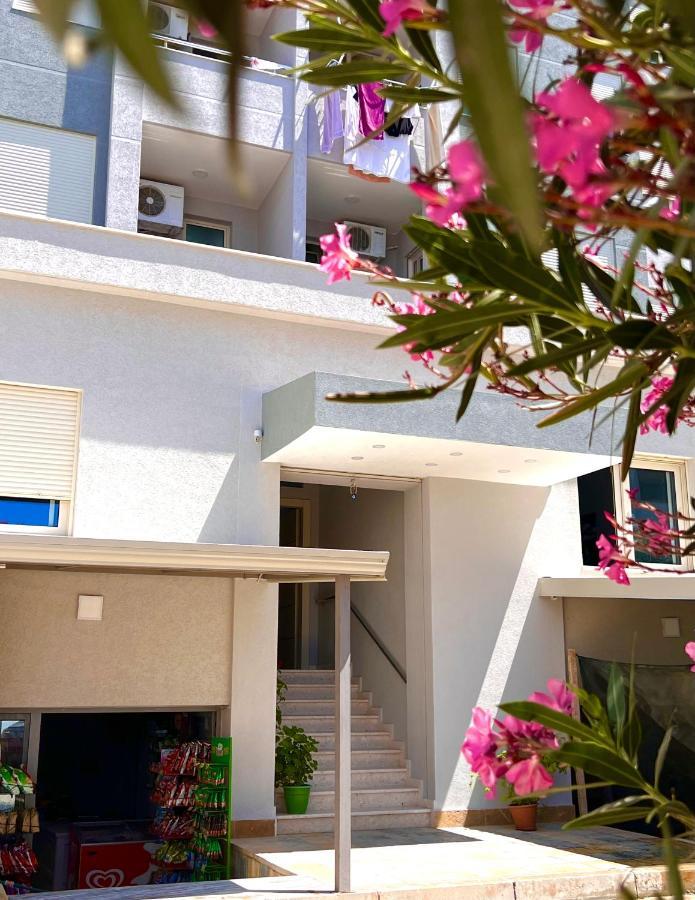 Flors Apartments Durres Exterior photo